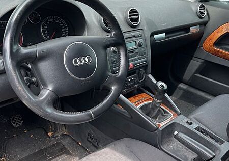 Audi A3 1.8T 110kW Ambiente Ambiente