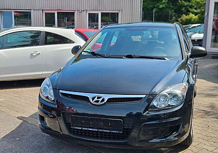 Hyundai i30 blue 1.4 Comfort TÜV NEU