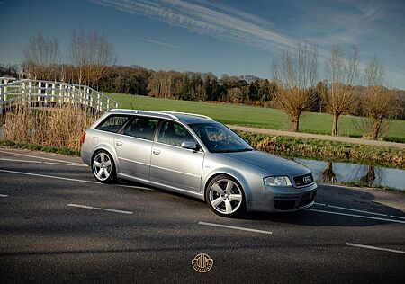 Audi RS6 4.2 Quattro C5 Avant