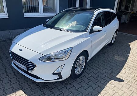 Ford Focus Kombi Titanium TDCi150 Pano/Nav/FSH/SHZ/LM