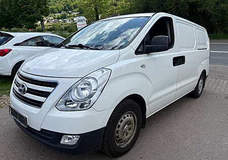 Hyundai H-1 Starex