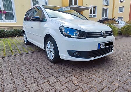 VW Touran Volkswagen 1.6 TDI DSG Style BlueMotion Technolo...