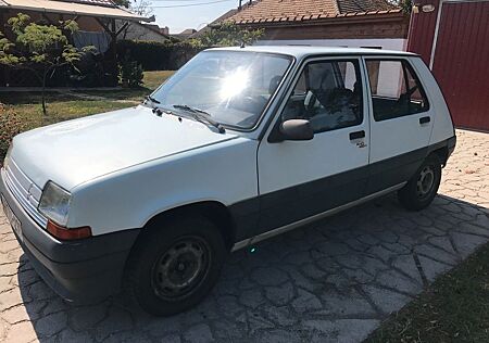 Renault R 5 (Accident-free, in good condition)