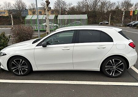 Mercedes-Benz A 180 - Benziner, Automatik, Kamera, 2. Hand