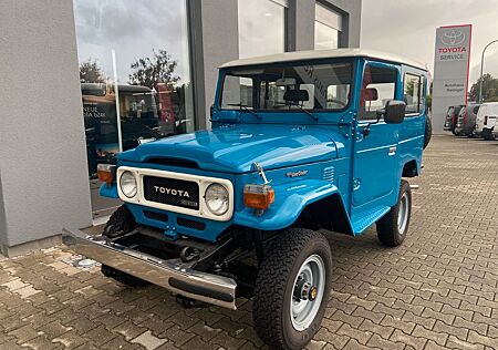 Toyota Land Cruiser BJ42 Allrad AHK 2,3T