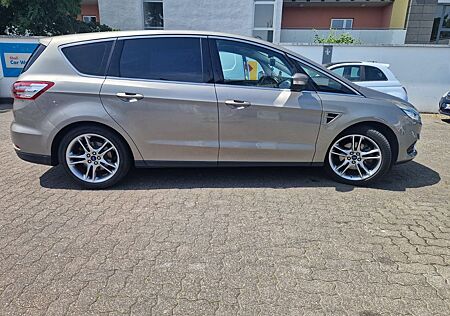 Ford S-Max 2,0 TDCi 110kW Titanium PowerShift Tit...