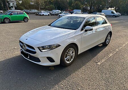 Mercedes-Benz A 200 -