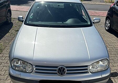 VW Golf Volkswagen 1.6 Auto Basis