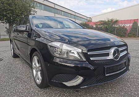 Mercedes-Benz A 180 BlueEfficiency Urban*NAVI*PDC*LEDER