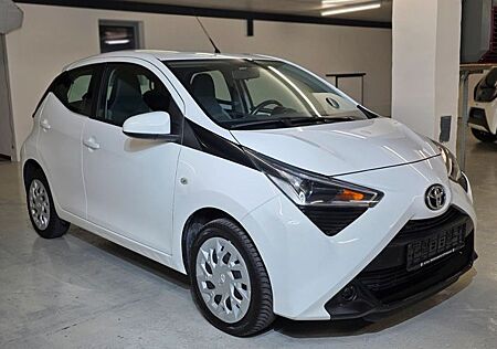 Toyota Aygo (X) AYGO 1.0 x-play/ KLIMA/1. Hand/TEMP/Scheckheftg.
