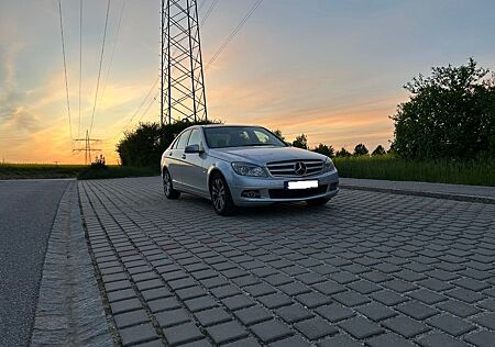 Mercedes-Benz C 200 AVANTGARDE *8-Fach bereift* *Schiebedach*