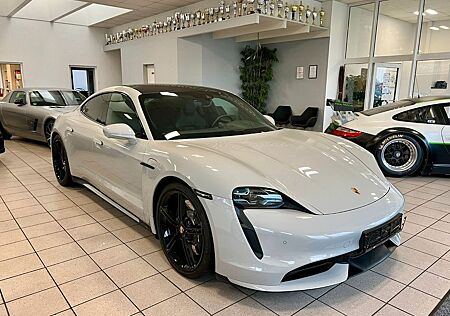 Porsche Taycan Turbo Turbo