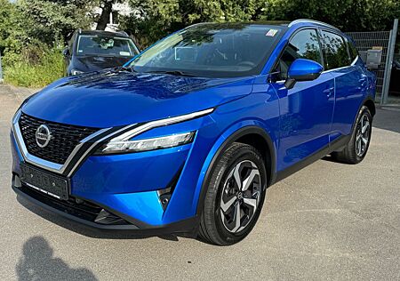 Nissan Qashqai Premiere Edition 1Hand Navi Pano LED AHK