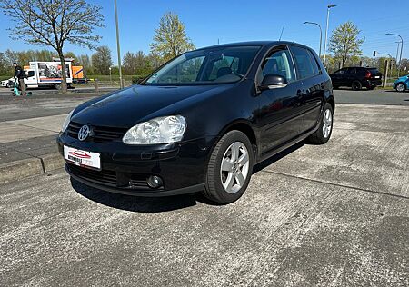 VW Golf Volkswagen V Lim. United