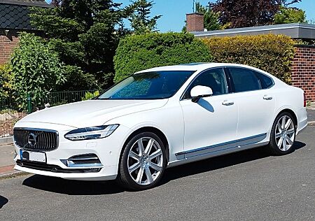 Volvo S90 D4 Inscription B&W, Navi, Soundanlage..