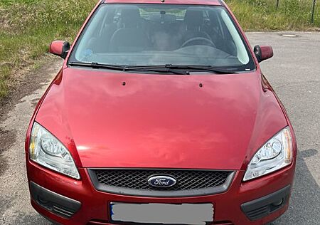 Ford Focus Turnier MK2 1,6 Benziner TÜV 09/26
