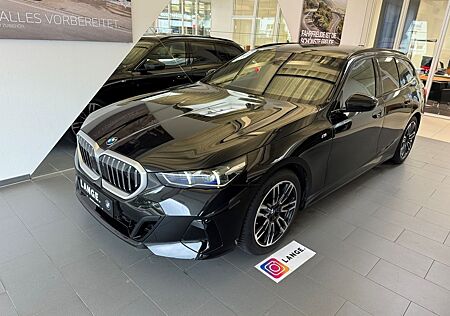 BMW 520 i MSPORT HEADUP+ANHÄNG.KUPPL.+STANDHZ.+PANO+