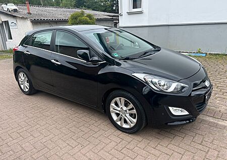 Hyundai i30 Style TÜV NEU! PDC! KEYLESS-GO!