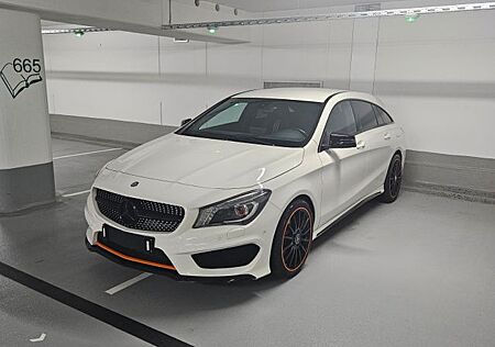 Mercedes-Benz CLA 200 Shooting Brake AMG orange line