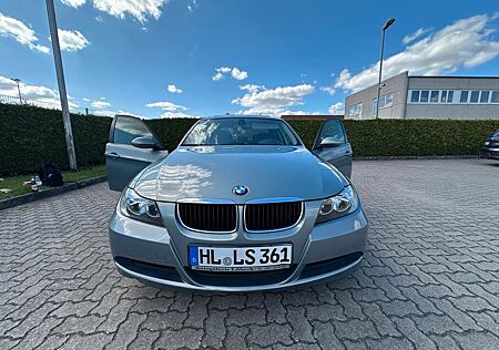 BMW 318i -