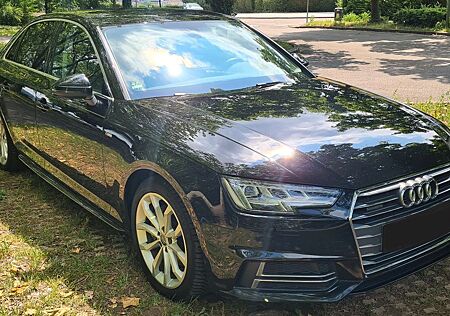 Audi A4 2.0 TDI quattro S tronic S-line Matrix LED