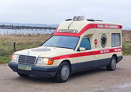 Mercedes-Benz 250 TD W 124 original Krankenwagen mit Ausbau