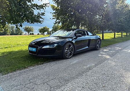 Audi R8 Coupe 4.2 FSI quattro