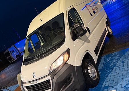 Peugeot Boxer 2.0 BlueHDI Top Zustand AHK Kamera BOTT