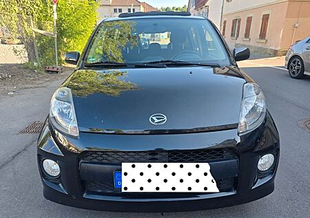 Daihatsu Sirion 1.5 S LPG Neue Tüv Sportausstattung