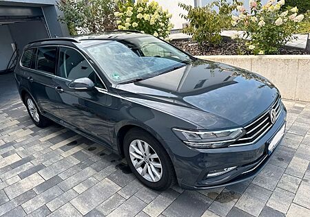 VW Passat Variant Volkswagen 2.0 TDI SCR Business Variant ...