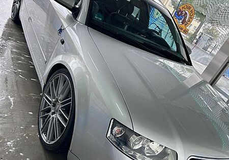 Audi A4 1.8 T quattro Avant -
