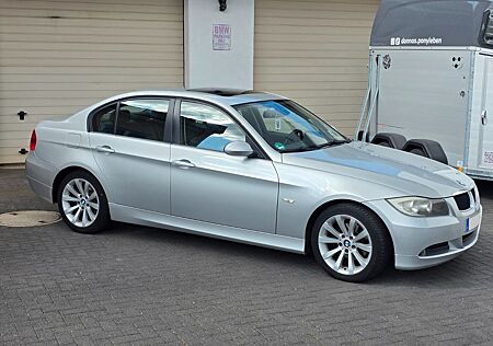 BMW 320i - Lim. * Klima * Sitzheizung * Allwetter *