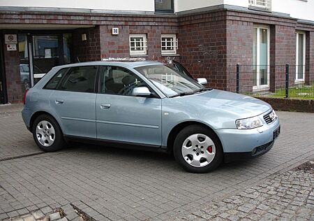 Audi A3 1.8 Automatik..TÜV 03/2027