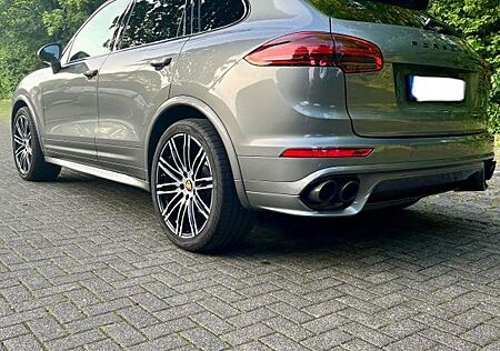 Porsche Cayenne S Diesel Sport Design 360° ACC Approved