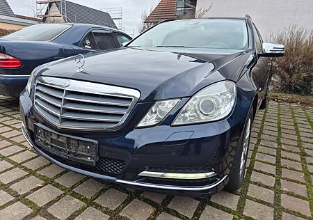 Mercedes-Benz E 300 CDI T BlueEFFICIENCY -