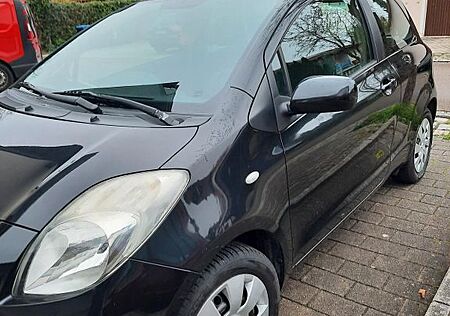 Toyota Yaris 1,0-l-VVT-i Team Team
