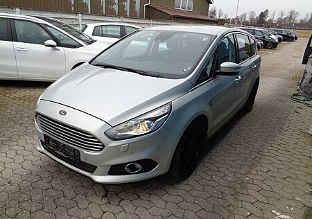 Ford S-Max Titanium