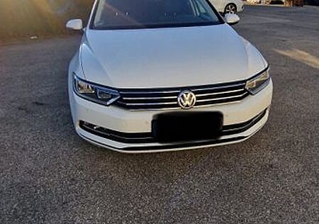 VW Passat Variant Volkswagen 2.0 TDI SCR BlueMotion Highli...