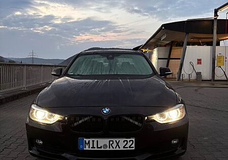 BMW 320i Luxury HeadUp Kamera TotWinkle