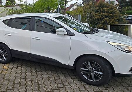 Hyundai ix35 1.7 CRDi FIFA World Cup ED. Silver 2WD ...
