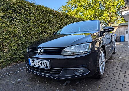 VW Jetta Volkswagen 1.6 TDI DSG Highline 7 Gänge TÜV NEU