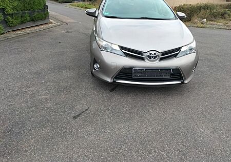 Toyota Auris 1,6-l-Valvematic Executive Executive