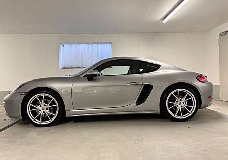 Porsche Cayman 718 . Silber. Leder. Top Zustand