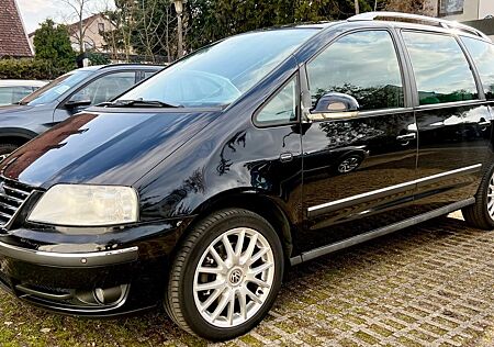VW Sharan Volkswagen 2.0TDI 140PS Navi Klima PDC AHK 7-Sitze