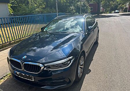 BMW 530d Touring A - Sport Line HUD