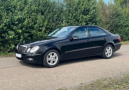 Mercedes-Benz 220