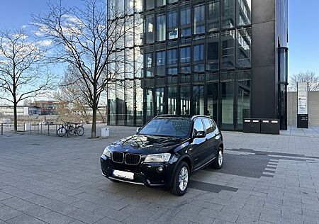 BMW X3 xDrive20d Sport Navi BiXenon PDC AHK Tempomat