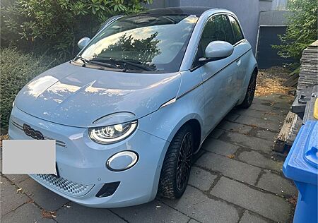 Fiat 500E "la Prima" 3+1 42 kWh La Prima