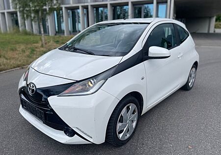 Toyota Aygo (X) Aygo 1.0 X-Play*Klima*1.Hand*LMF*TÜV:06/2026*LED