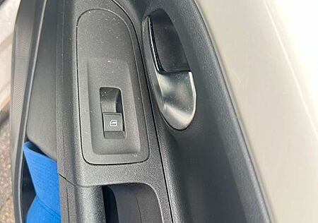 VW Up Volkswagen ! 1.0 44kW ASG cheer ! cheer !